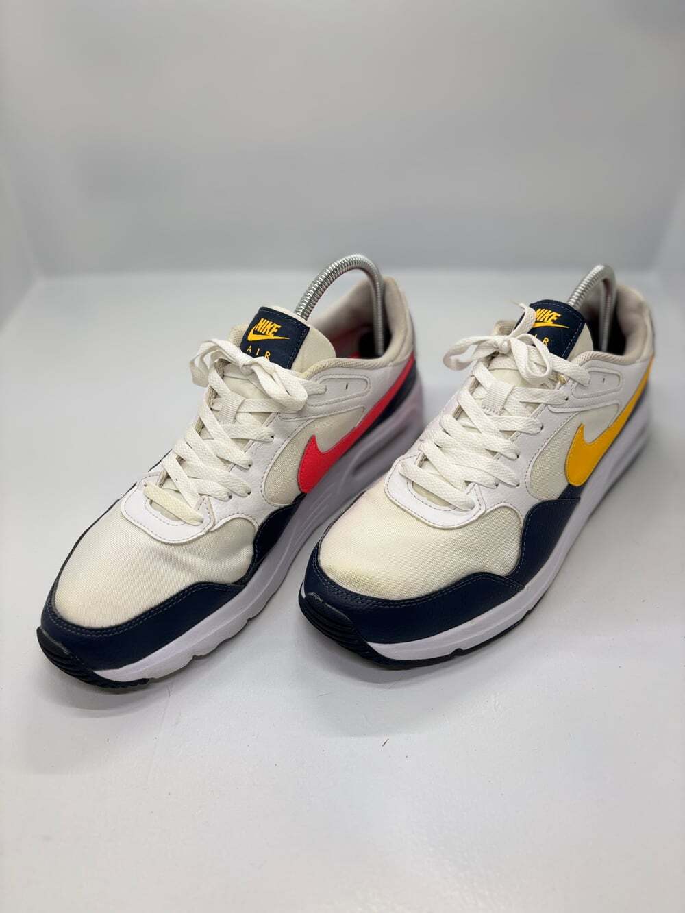 Nike Air Men's Size 11 White Navy Sneakers HF4857-100
